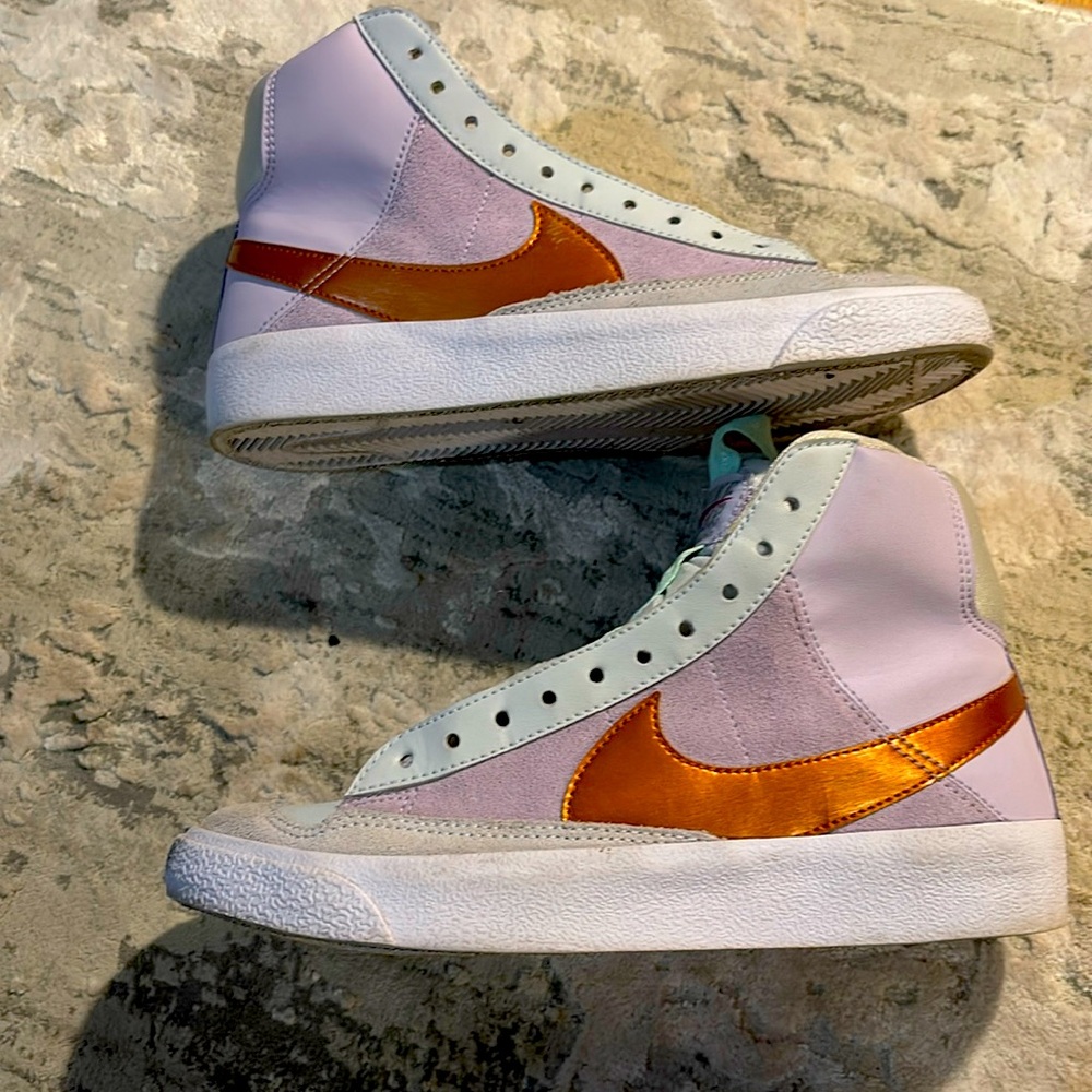 Nike Blazer Mid '77 SE Dance "Barely Grape/Metallic Copper" size 5.5y, gentl use